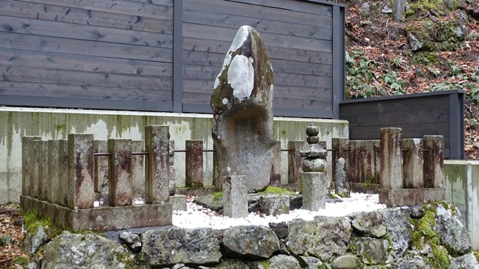 天社土御門神道　土御門家墓所No3