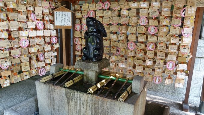 岡崎神社　子授けうさぎ