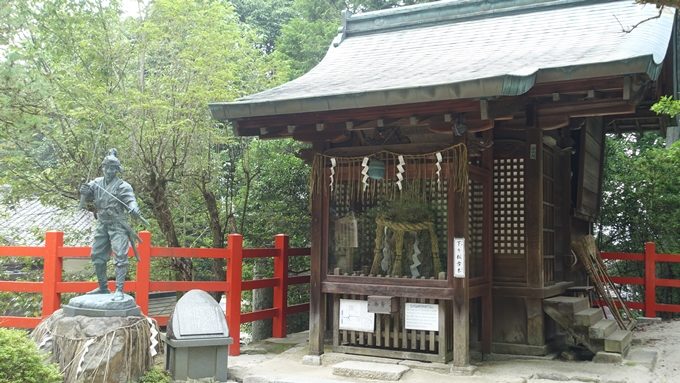 八大神社　初代一条寺下り松