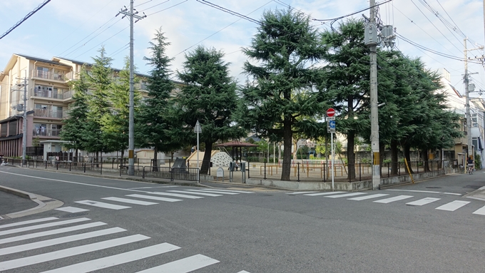 空襲被災を記録する碑　辰巳公園No3