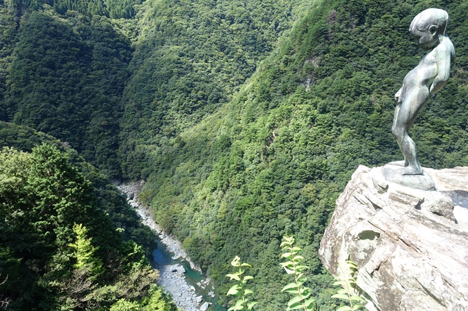 番外編_徳島_ひの字渓谷_小便小僧　No18